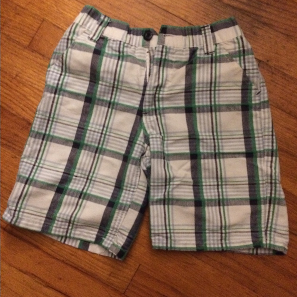 Boy's Size7 Plaid Shorts In Green, Gray & White